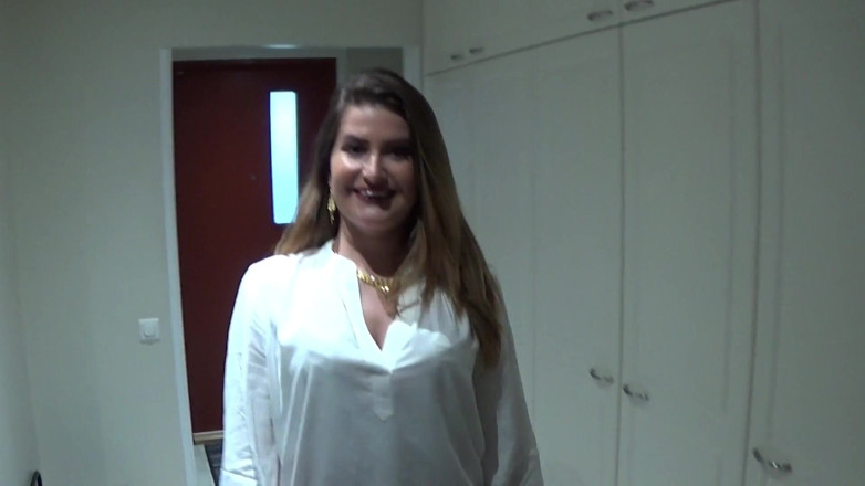 Amateur Homemade Porn: 仕事の後にBBCに犯されたアラブの寝取られ秘書の妻