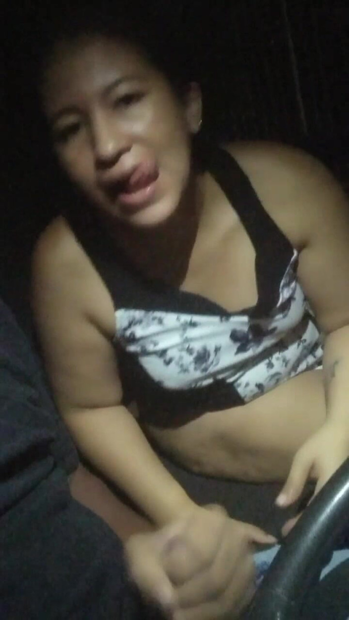 Sexysweet0455: 我让我的邻居带我，我等不及了，最后吮吸他的大鸡巴，深喉他。