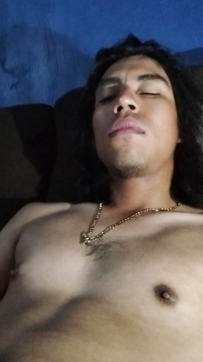 AlexAlejandro13: Inexplicable Naked Man