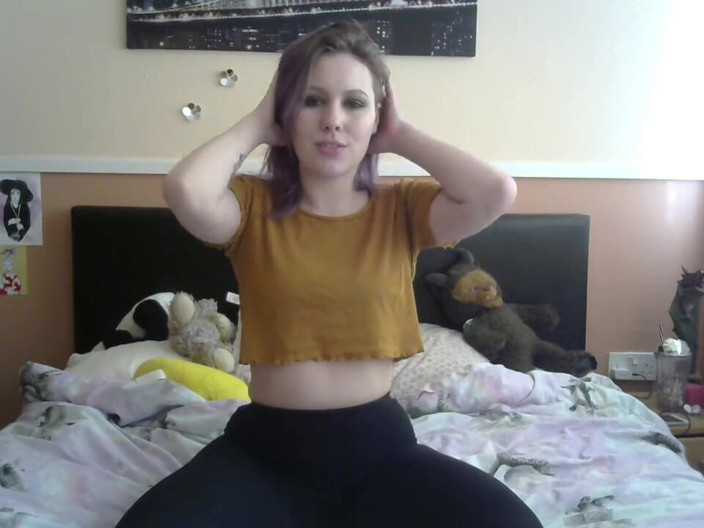 Ripley sweet studio: Ripley își rupe jambierele pentru a ejacula