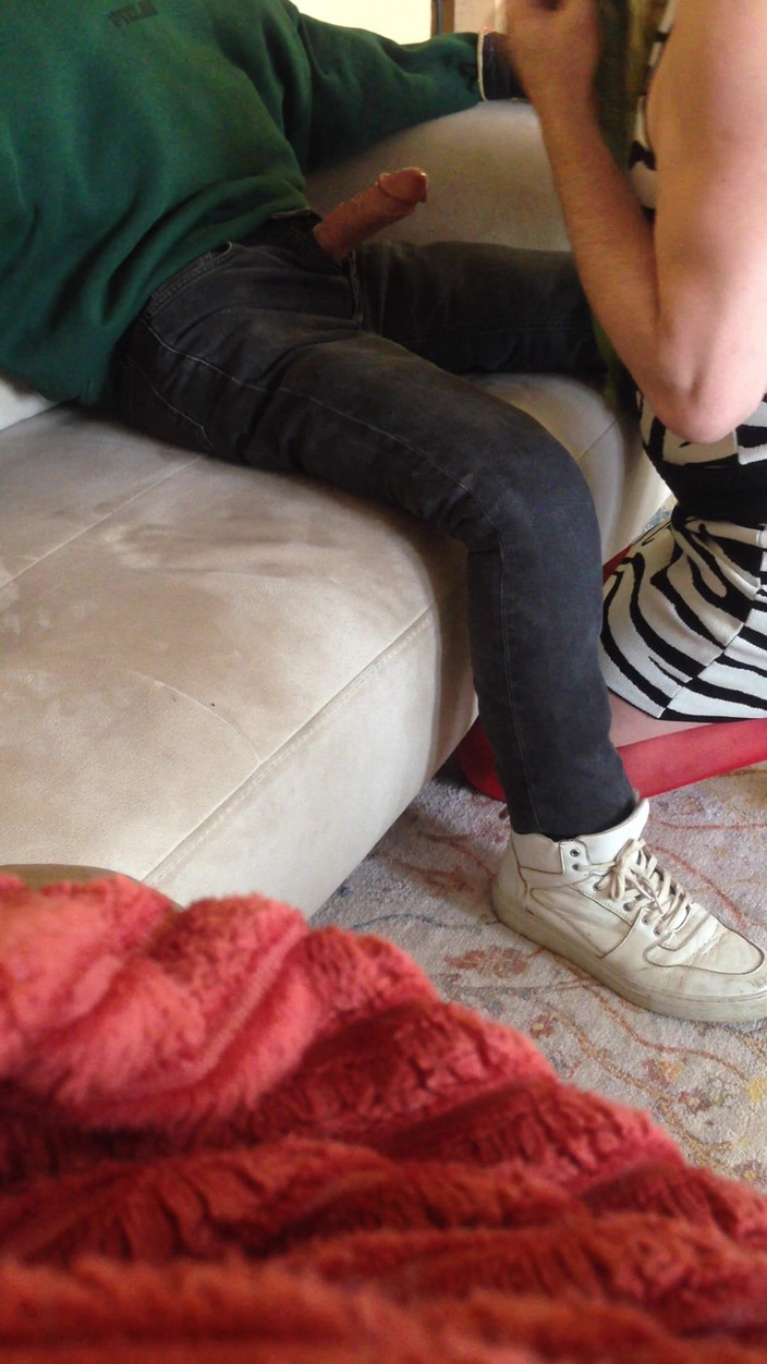 cd_aysemmm: I Caught My Stepson Jerking off and He Asked Me...