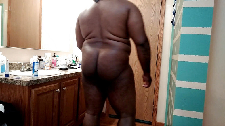 Xxxshowxl: Divirtiéndose en el baño de mis vecinos