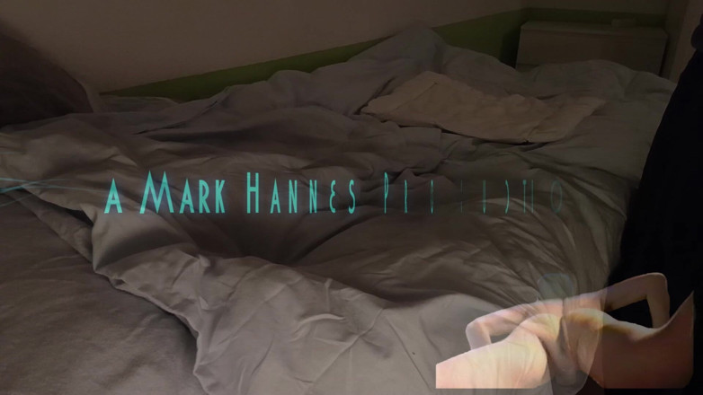 Mark Hannes: 벌거벗은 침대 혹 자위