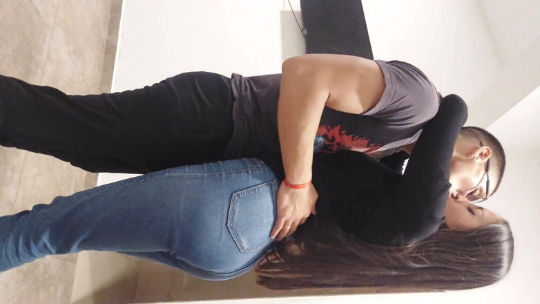 Tunenitovergon: Matura torna a casa dal lavoro e vuole solo sesso