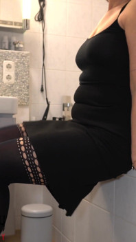 Kantoorsecretaresse krijgt veel cumshots in haar panty op trappen en in het toilet - Projectfundiary