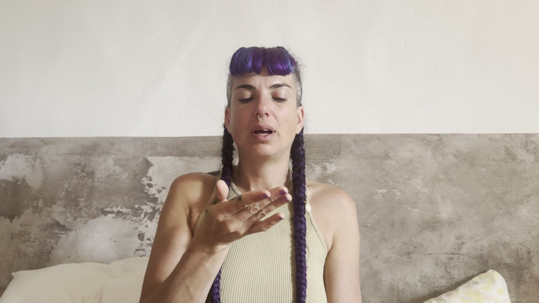 Goddess Maya: Hupen, nase blasen + viel rotz