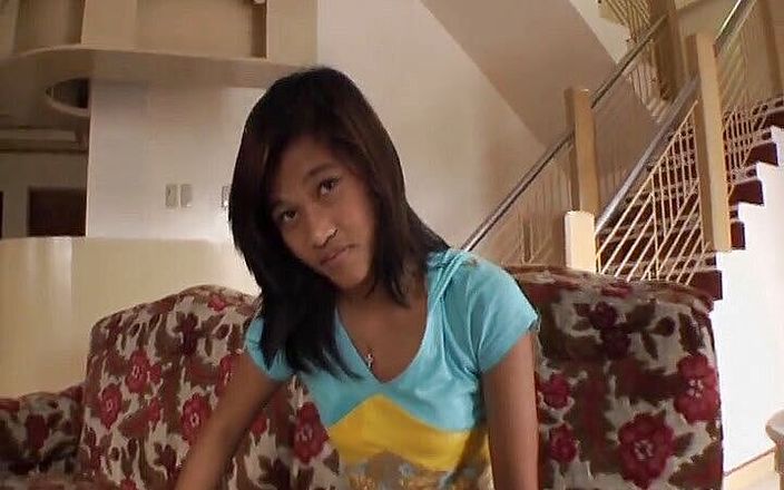 Asian Cuntz: Piękna orientalna nastolatka ostro zerżnięta na przesłuchaniu