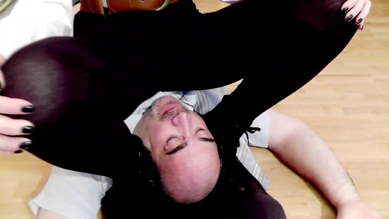 Real Sessions Filmed Miss Jessica Wood: Pedeapsă la birou