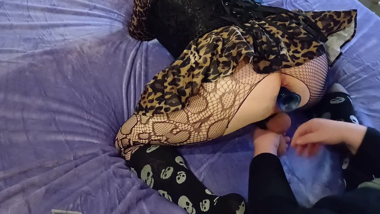 MisstressLeo: Господиня трахає свою сестричку ділдо