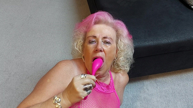 PureVicky66: Pink Granny Fingers Dripping Pussy Sucks Sloppy Dildo Clean