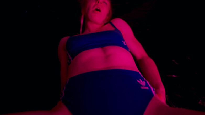 Jolie Lyon: 继母左？解脱