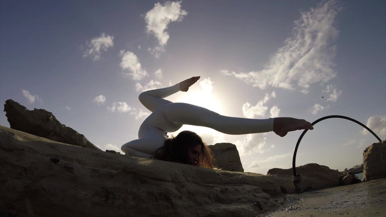 Flexilady: Elegnant Contortionist in White Spandex