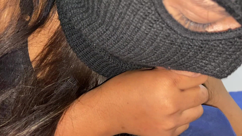 Ritu Bhabhi: Моя зведена сестра дезі випадково смокче мій великий член вранці
