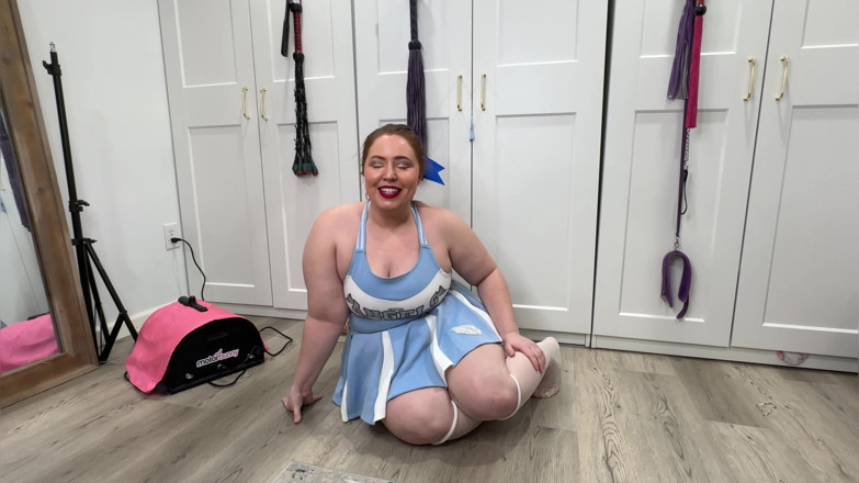 KinkyKatie: Příběh bbw roztleskávačky - perverzní Katie