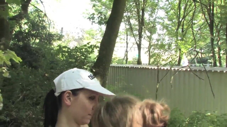 Porn Amazing: At the Park with the Friends