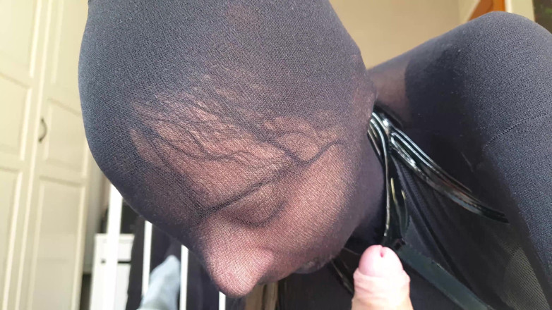 Nylon Xtreme: Kamera POV sex oralny czarny nylon encasement