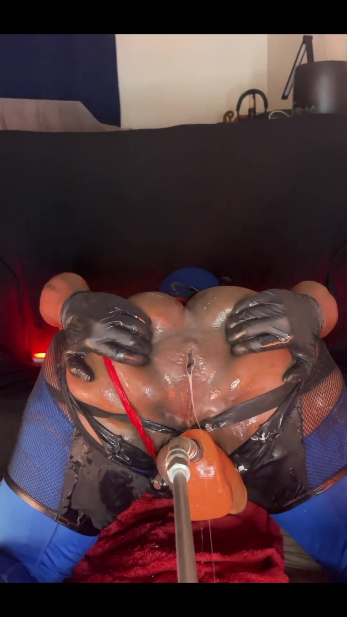 DipsoDeep: 섹스 머신에 의해 파괴 된 순결의 바닥 - 격렬한 엉덩이 램밍