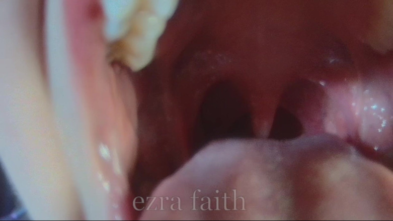 Ezra Faith: Bên trong miệng của một người khổng lồ thèm khát