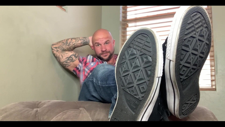 Jasons feet: ‪i Make You Beg to Smell and Lick My Feet