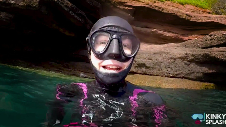 UKCuteGirl Lucy Lauren: Diving in My Shiny Two-piece Wetsuit