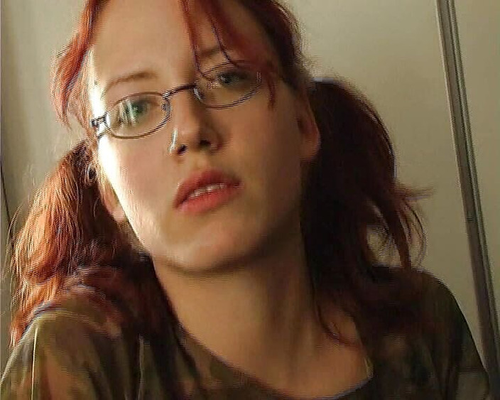 Radical: 19岁红色索尼娅乱搞业余porn - 苗条可爱的业余女孩