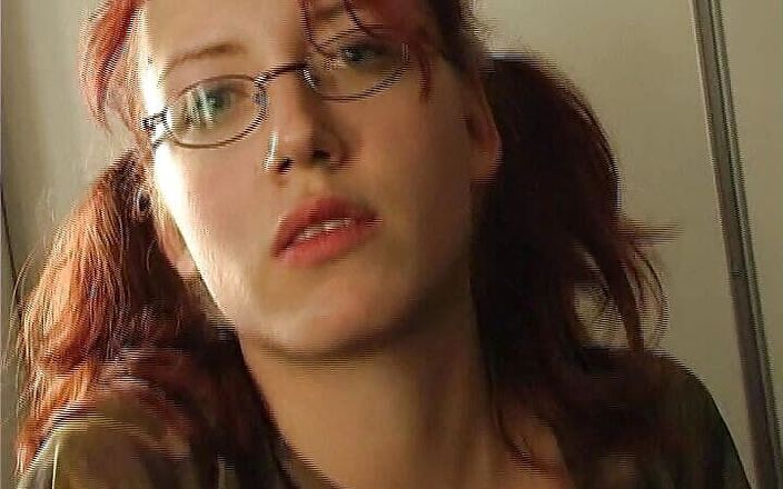 Radical: 19-jährige rote sonja fickt amateurporn - dünnes süßes amateur-mädchen