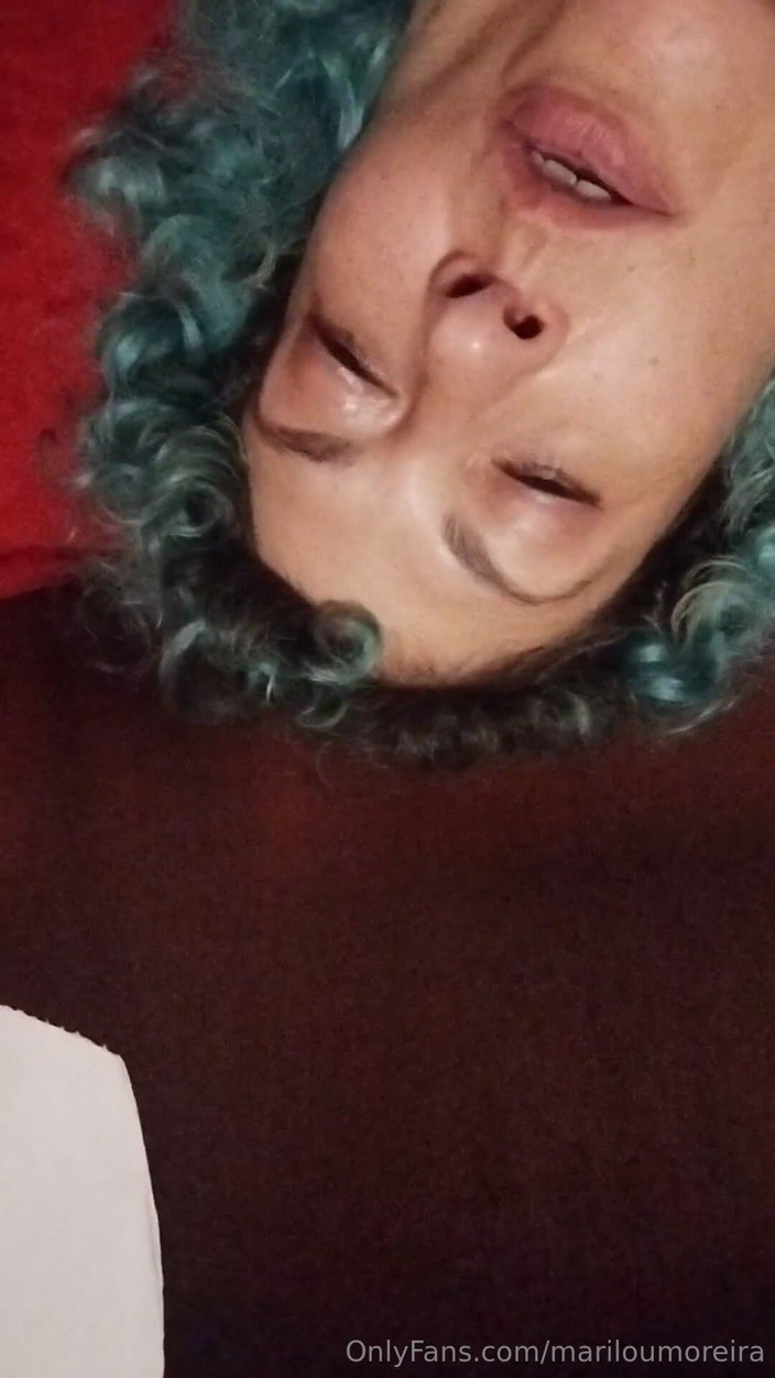 MariLou Moreira: 私のウサギと一緒に私が絶頂するのを見に来てください