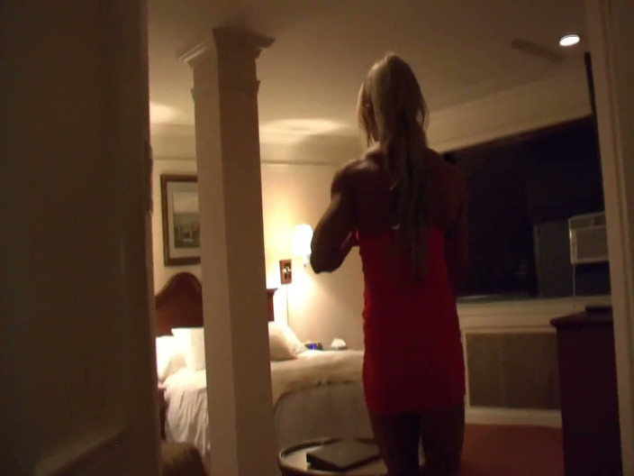 Lisa Cross: Muscle Worship Session in Nyc Penthouse Suite