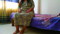 Aria Mia: Ấn Độ ngực to & mẹ kế đít bự rời bỏ cô ấy