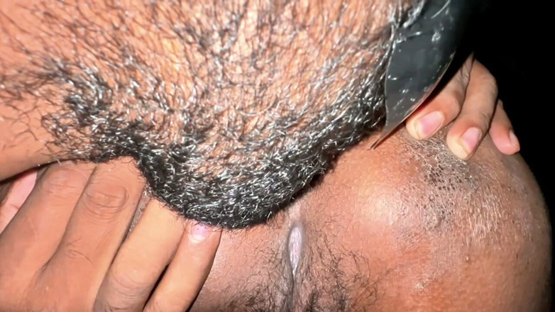 Hot_rana002: Lízání zadku Desi vesnická manželka