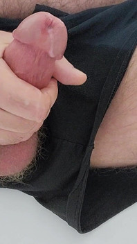 내 복서를 오줌 싸는 동안 켜져 있어, 그래서 나는