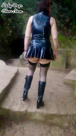 Lady Oups: Lady Oups Buttplug and Latex Dress in Wood