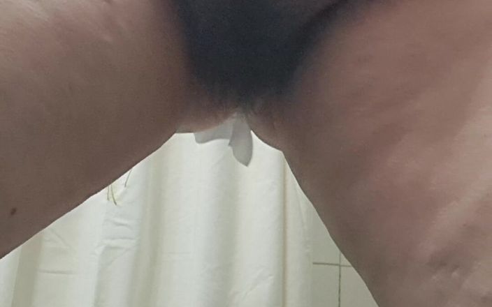 Mommy big hairy pussy: Ibu tiri lagi bersih-bersih memek, memeknya kotor bang1