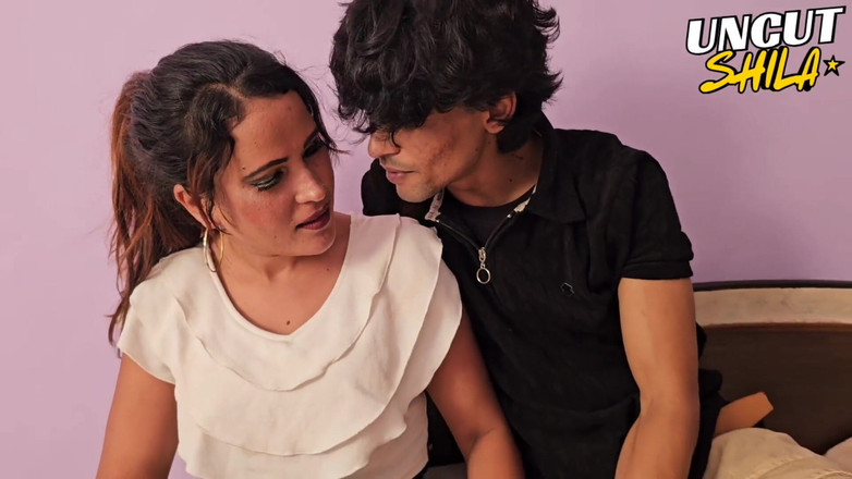 Uncut Shila: प्रेमी और प्रेमिका सेक्स करने के लिए होटल के कमरे में आए और दोनों ने खूब मस्ती की।