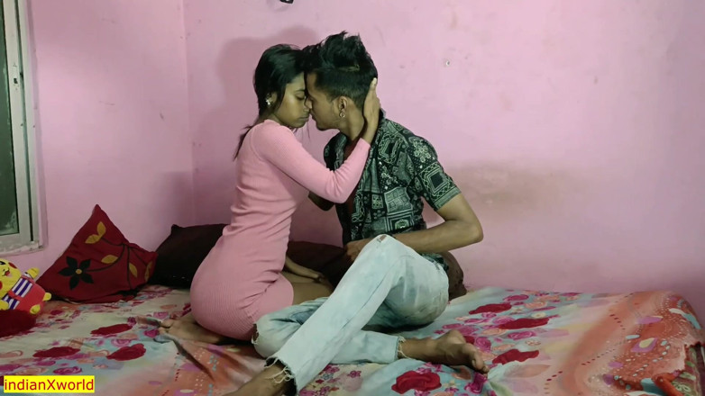 Indian Xshot: Desi vesnice 18letá přítelkyně předehra sex! Desi nová sexy holka šuká