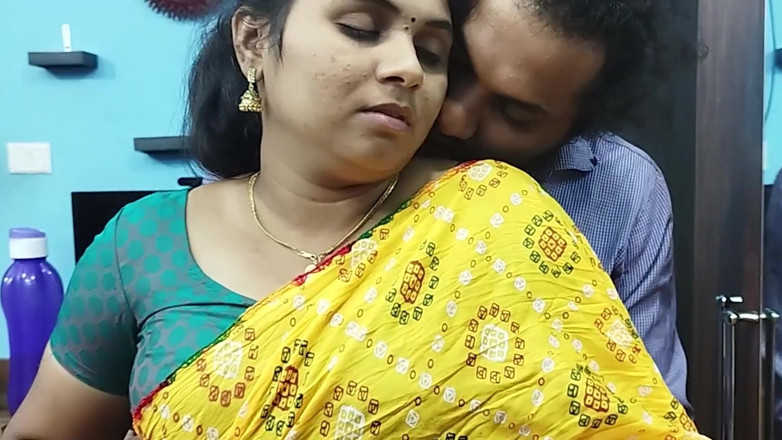 Vaishnavysharunraj: Kerala Girl Half Saree Removal and Boobs Suck Hot Romance