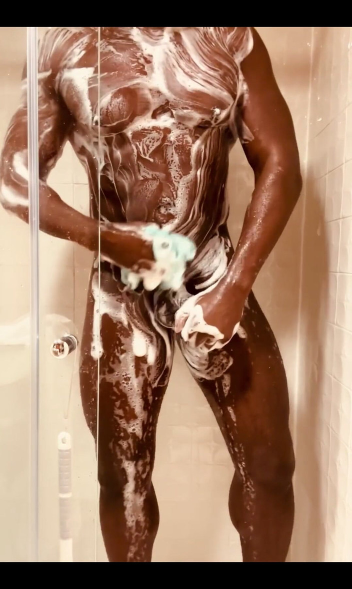 Afro Black XXX: Kom med mig i duschen