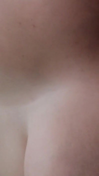 Renee Sakuya masturbatie met Lovense Lush 3