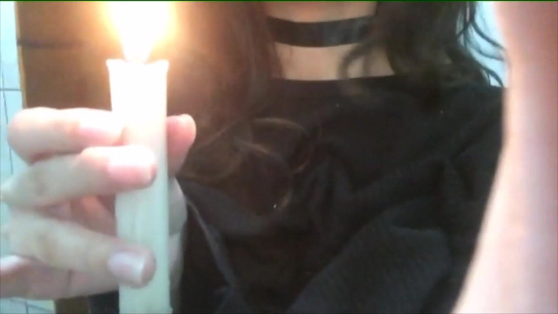 Adorable Teen: Femeie latino tânără perversă și zveltă este excitată de turnarea unei...