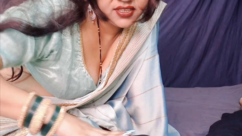 Sexykajalbhabhi: Sucked the Landlord's Dick and Made Him Ejaculate in Exchange...
