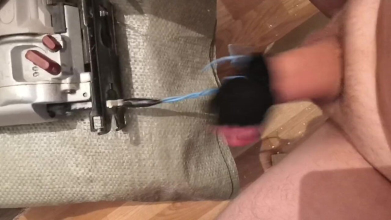 Fred110: Masturbazione e orgasmo da un puzzle elettrico