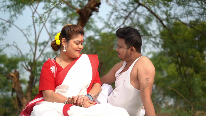 Tina Nandy 21: Bengali Look Hot and Sexy