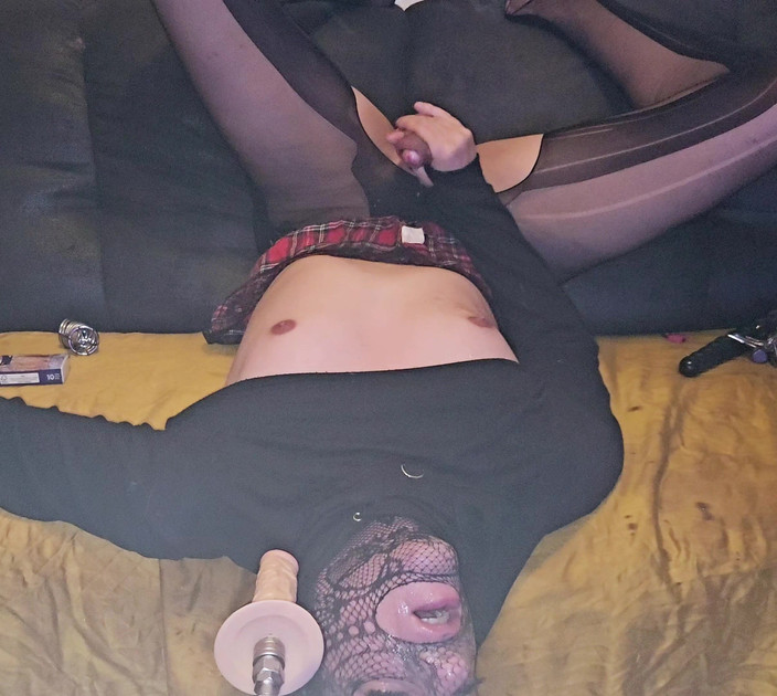 Bound_Sissy: क्रॉसड्रेसर बहिन गुलाम चेहरा चुदाई पेशाब और वीर्य