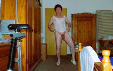 Andi Geil: Andreas masturbuje v šatech své Ilse