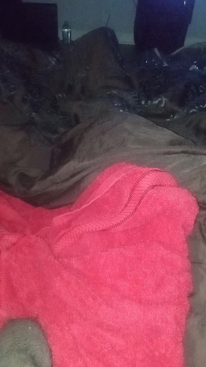 Jbanga504: Gece geç saatlerde edepsiz zaman sadece sikimle oynuyor