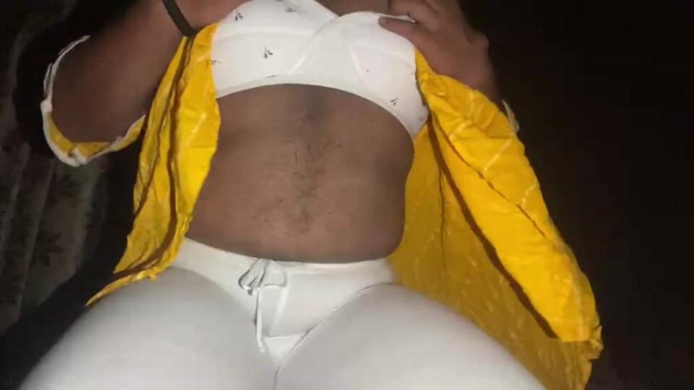 DominantSnowball44: Sexy matrigna si cambia i vestiti davanti a me
