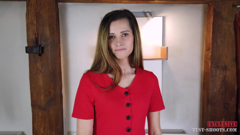 Test-Shoots: Nackt, hübscher amateur-teenager josie im nackten casting-video