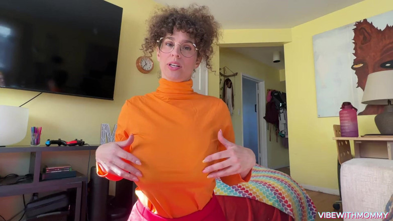 VibeWithMommy: Best Friend's Mom Doesn't