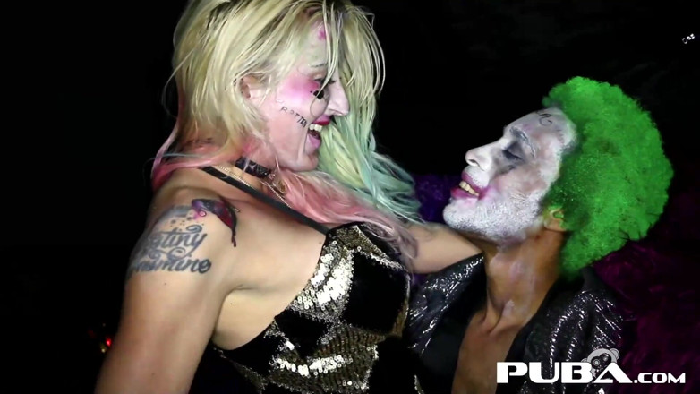 PUBA: CosPlay Whorley Quinn é fodida pelo Coringa