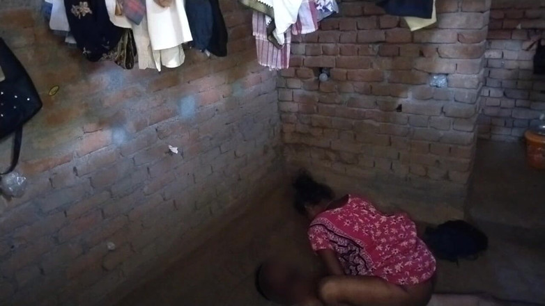 Pumi: Desi Wife &amp; Suami